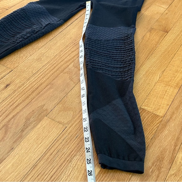 Spanx Look At Me Now Seamless Moto Leggings Medium - Picture 12 of 12